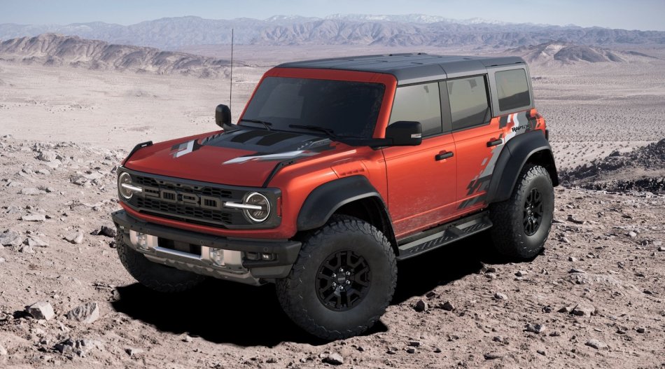 2022-Ford-Bronco-Raptor-With-Upgraded-Raptor-Graphic-Exterior-001-Front-Three-Quarters.jpeg
