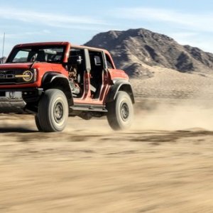 2022-Ford Bronco Raptor Dunes Red.jpg