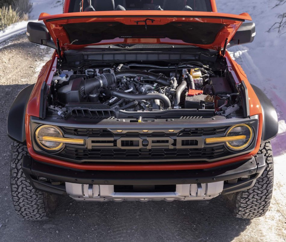 2022-Ford-Bronco-Raptor-Engine-Bay-001.jpg